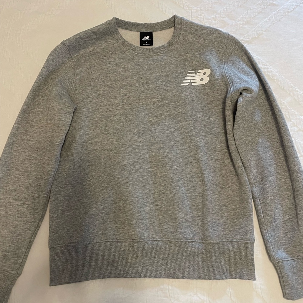 New Balance women’s sweatshirt